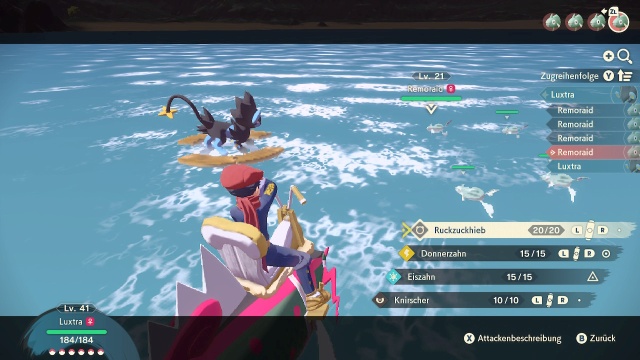 Screenshot: Damit auch nicht schwimmende Pokémon auf Wasser kämpfen können, stehen sie schlicht auf einem Floß