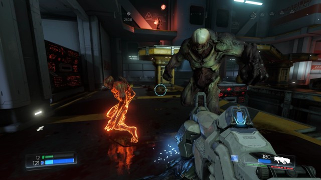 Screenshot: So nah sollte man Dämonen wie den Hell Knight nicht kommen lassen. Außer man hat die doppelläufige Schrotflinte draußen...